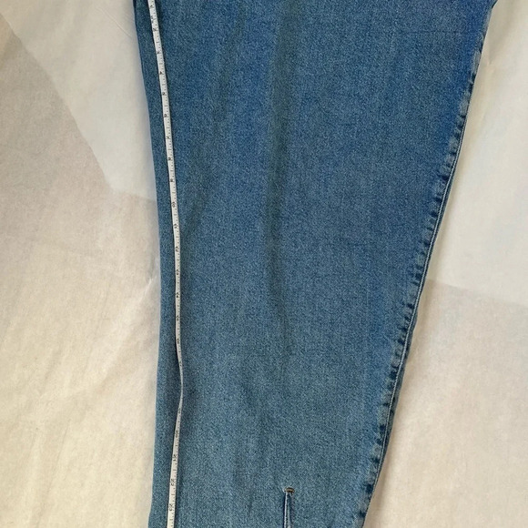 H&M women's light wash, curvy jeans Blue size XXL NWT - Picture 9 of 11